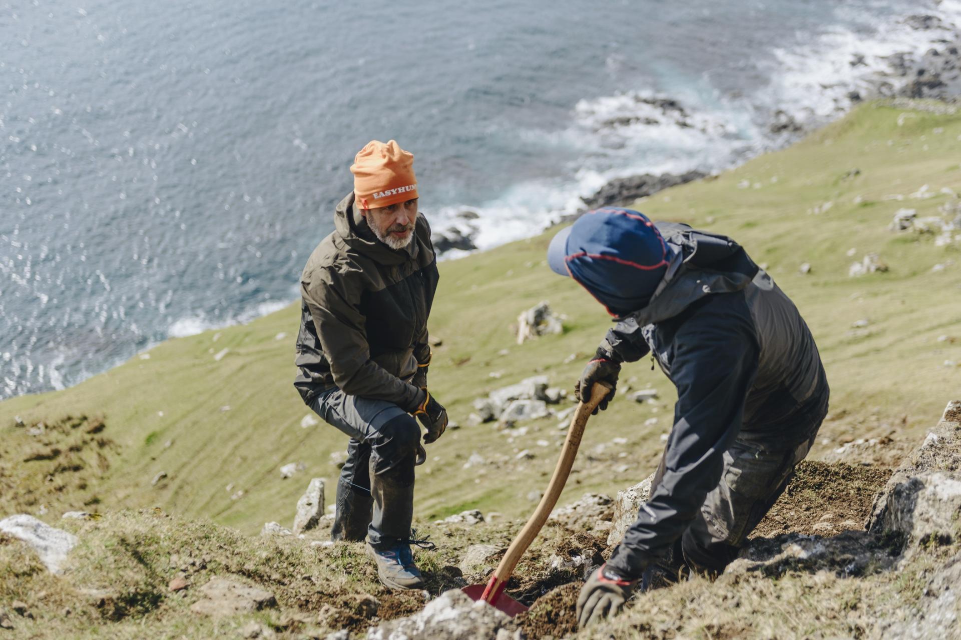 Closed for Maintenance 2019 in Skarvanes, Sandoy. Photo: Tróndur Dalsgarð